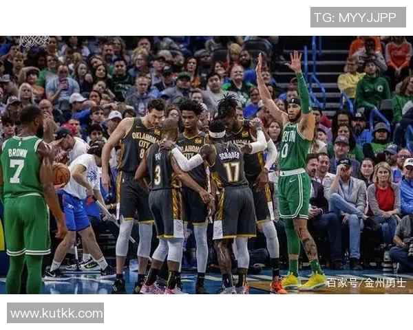 勇士与雷霆G6第四节激战回顾精彩瞬间与关键时刻分析